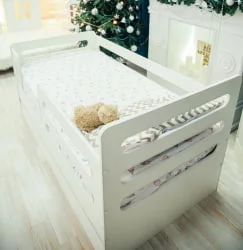 Детская кровать-манеж Горизонтали с ящиком