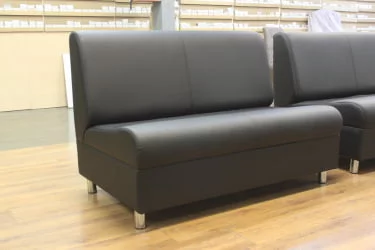 Диван офисный Диванная секция Клерк 3 двойная без подлокотников черный Ecotex 3001