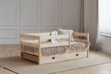 Детская кровать в натуральном цвете с ящиками Сердечки