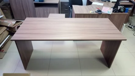 Стол письменный СП-4 Ясень Шимо