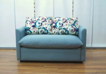 Диван с пластиковыми ножками Страйк Серый/Мальмо 72 (цветы)