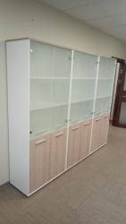 Шкаф 4 широкий верх стеклянные двери, низ закрытый Дека 10.19.171 Дуб Сантана светлый/Белый / Deka