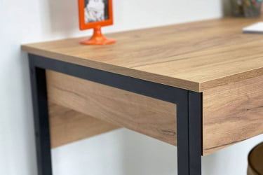 Письменный стол с ящиками SMU-01 белое дерево/белый муар