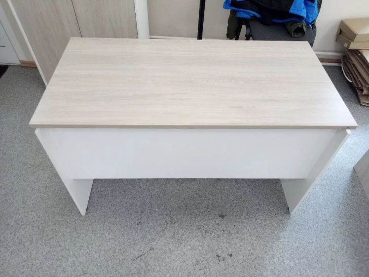 Стол прямой Deka ЛДСП каркас 75.06.12 Дуб Сантана светлый/Белый_1