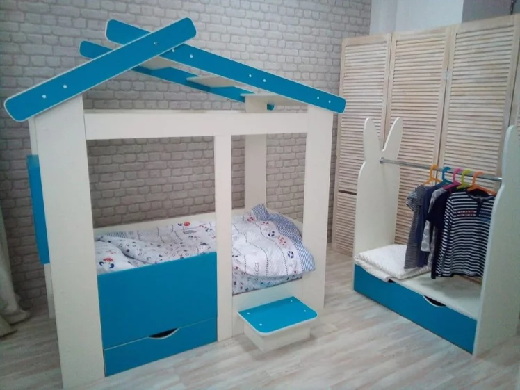 Кровать со ступенькой и ящиком и стеллаж Теремок + Зайка Белый-Лазурь_0